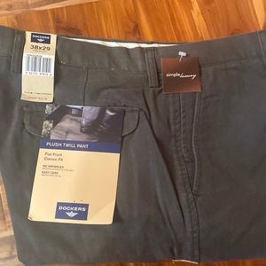 Mens Dockers plush twill pants flat front 38x29
